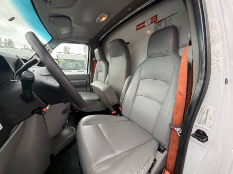 2017 Ford E-Series E-350 SD