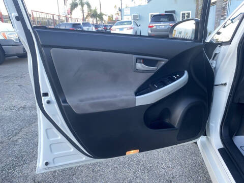 2013 Toyota Prius Two