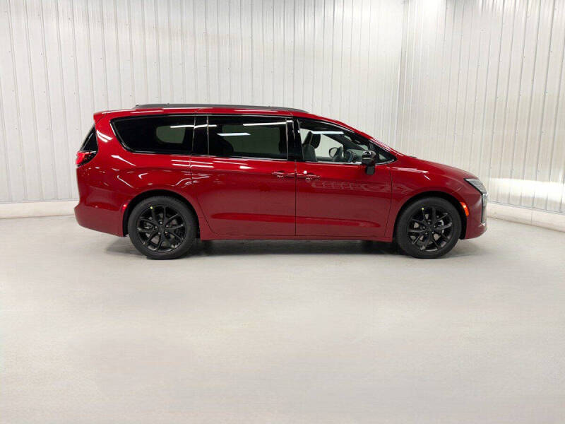2027 Chrysler Pacifica Limited