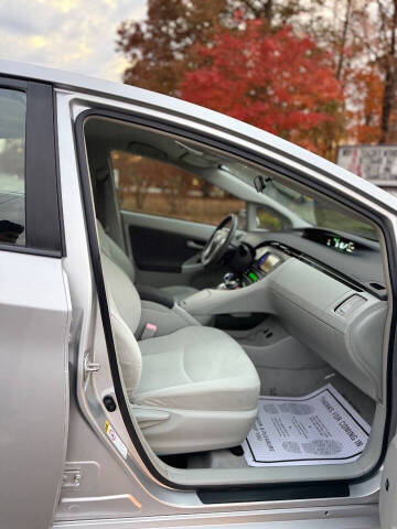 2010 Toyota Prius III