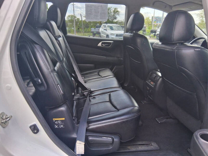 2019 Nissan Pathfinder SL