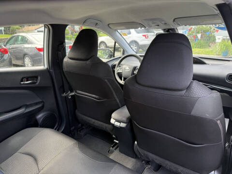 2020 Toyota Prius LE