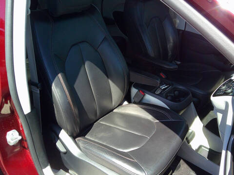 2017 Chrysler Pacifica Touring-L