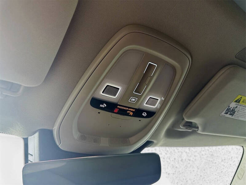 2023 Volvo XC90 B5 Plus Bright Theme