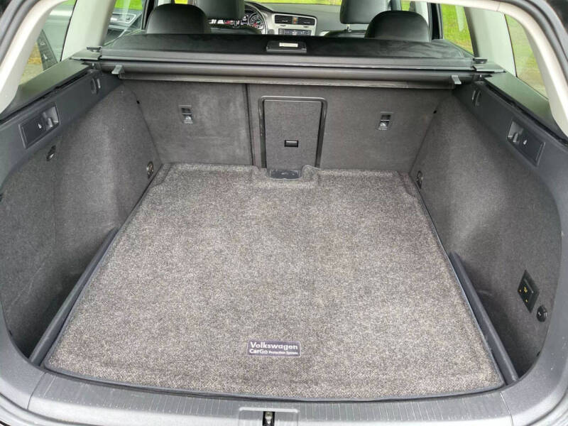 2017 Volkswagen Golf SportWagen