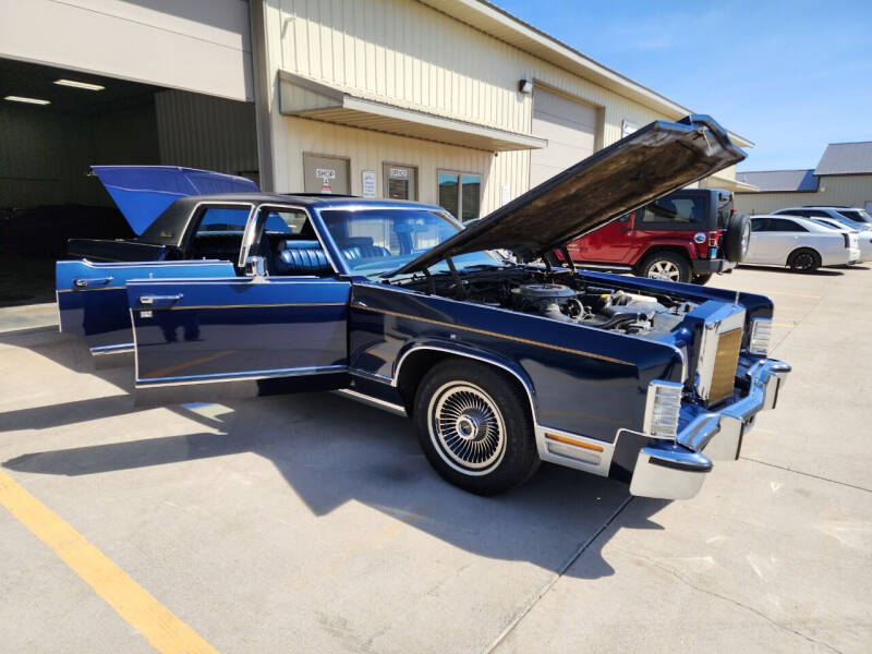 1979 Lincoln Town Car for sale at Pederson's Classics in Tea SD