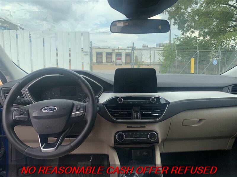 2022 Ford Escape SE