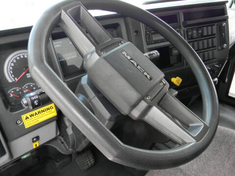 2023 Mack MD6