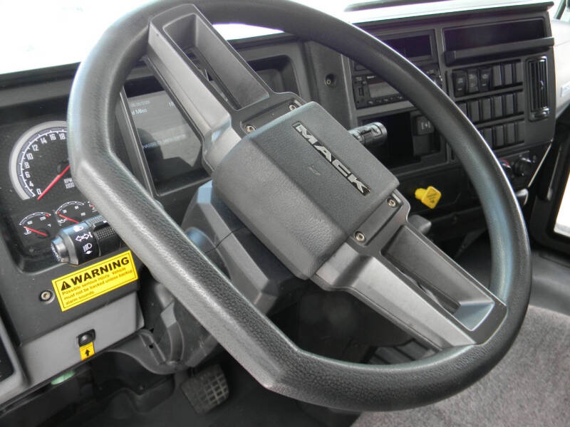 2023 Mack MD6