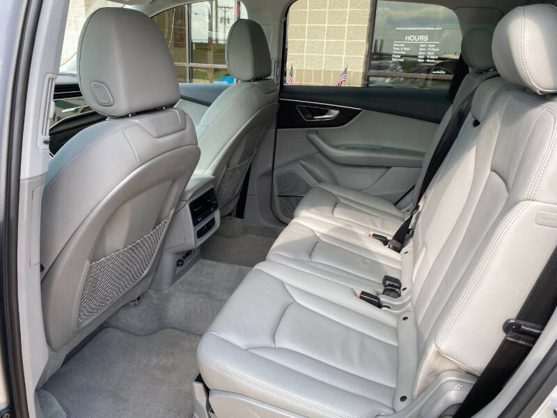 2022 Audi Q7 quattro Premium Plus 45 TFSI