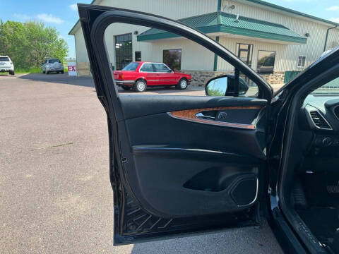 2019 Lincoln Nautilus Select