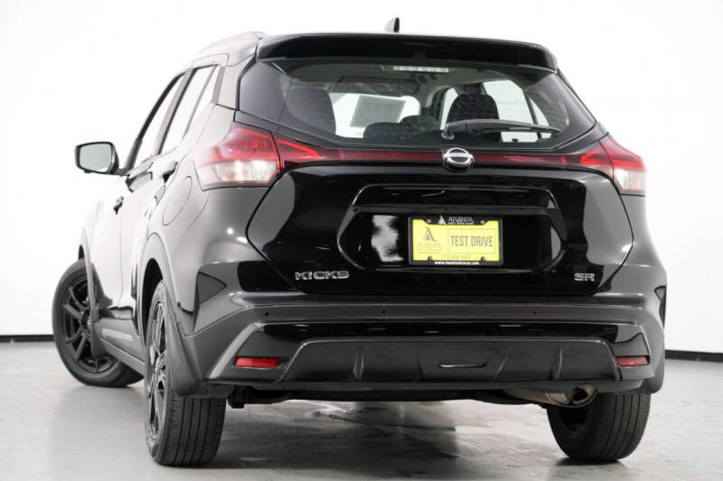 2022 Nissan Kicks SR