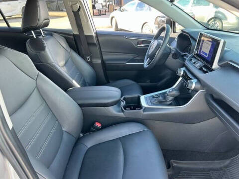 2025 Toyota RAV4 Hybrid XLE Premium