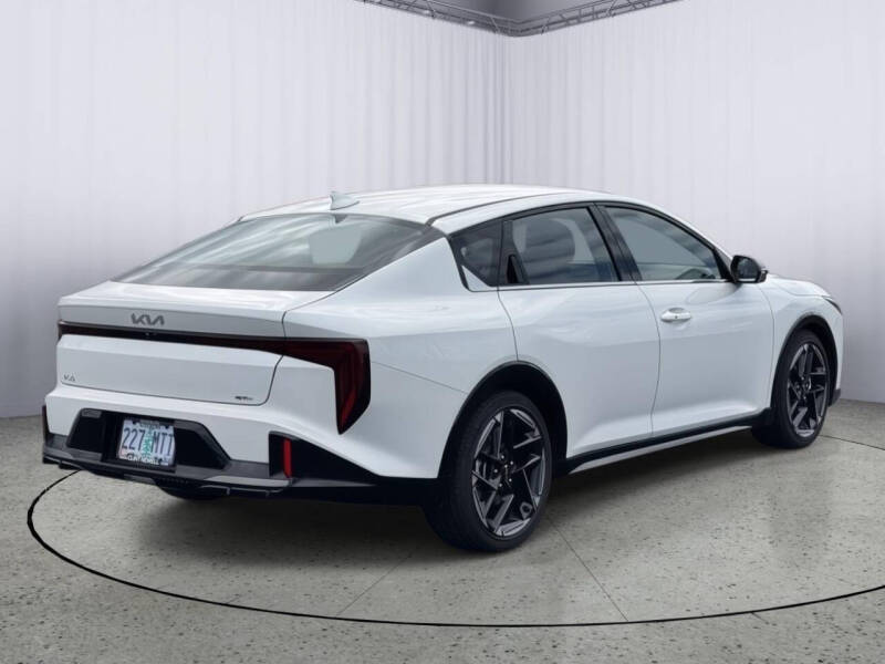 2025 Kia K4 GT-Line