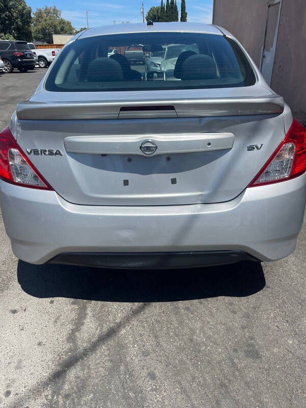 2019 Nissan Versa SV