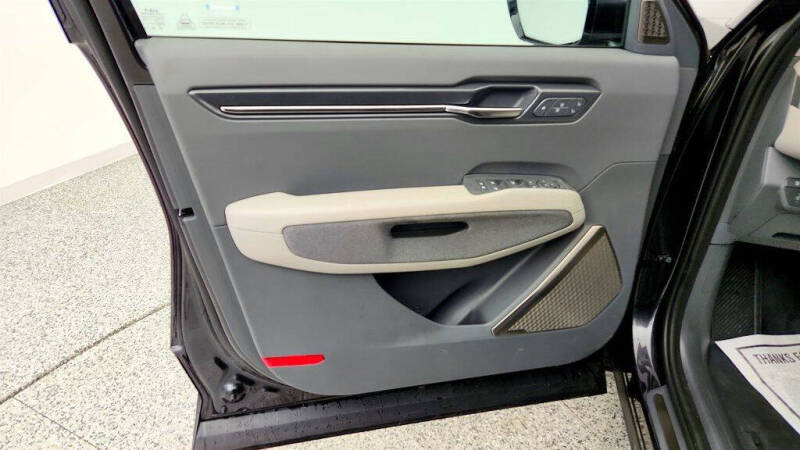 2024 Kia EV9 Land
