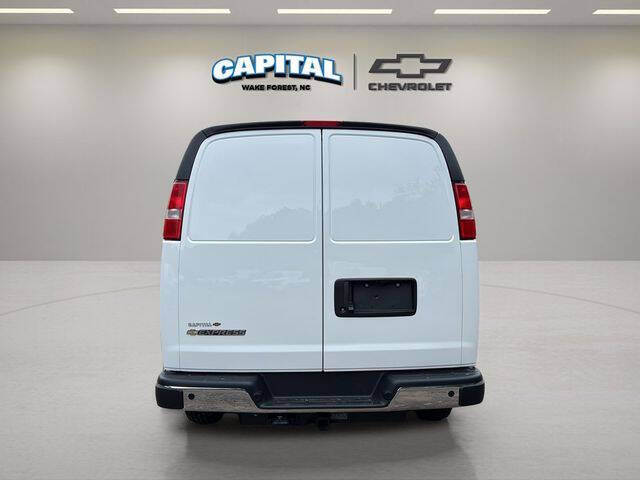 2025 Chevrolet Express 2500