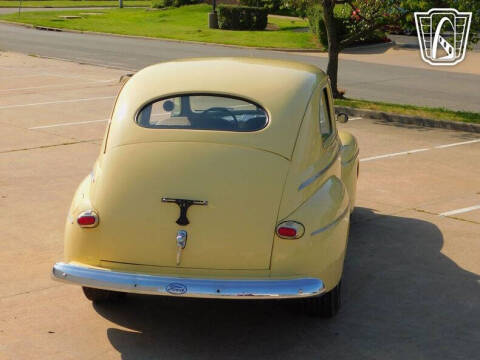 1942 Ford Super Deluxe