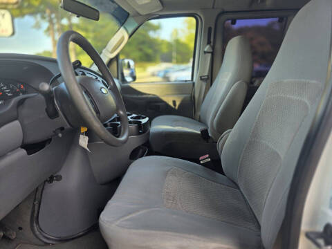 2006 Ford E-Series E-350 SD XLT
