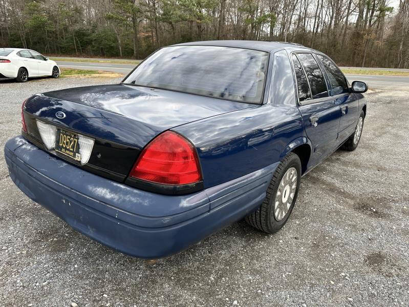 2004 Ford Crown Victoria null photo 7