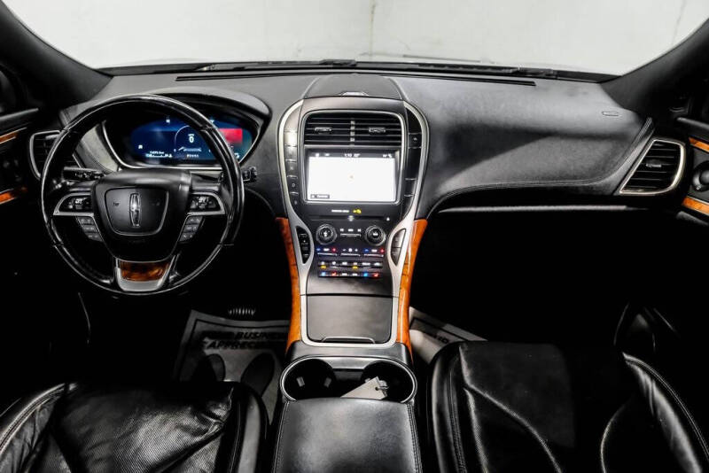 2019 Lincoln Nautilus Reserve