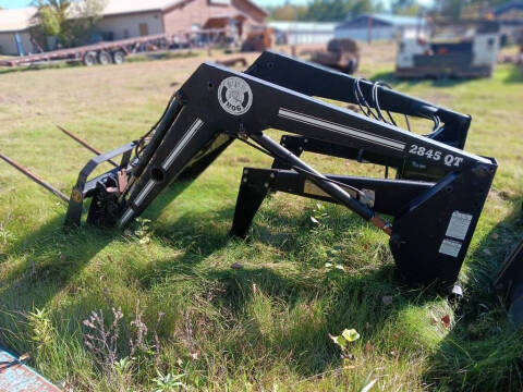 Bush Hog 2845 QT  International Tractor Loader