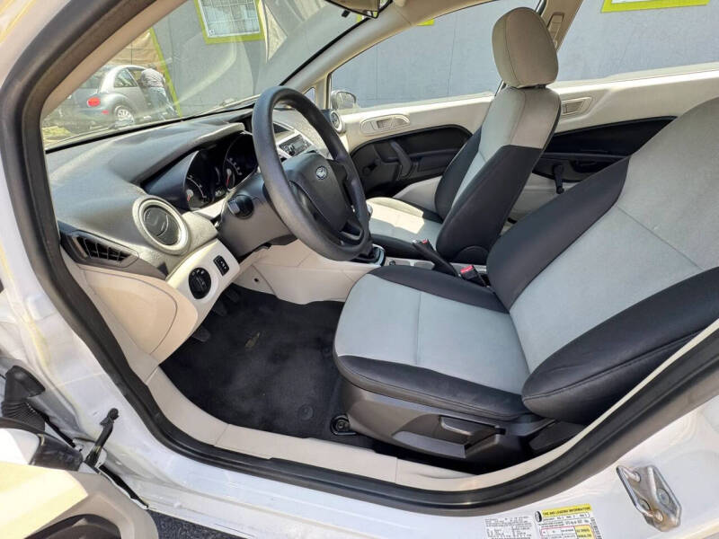 2012 Ford Fiesta S