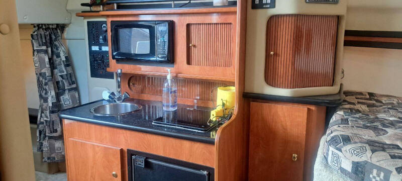 2003 Rinker 295 Fiesta Vee