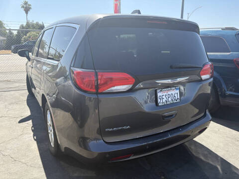 2018 Chrysler Pacifica Touring