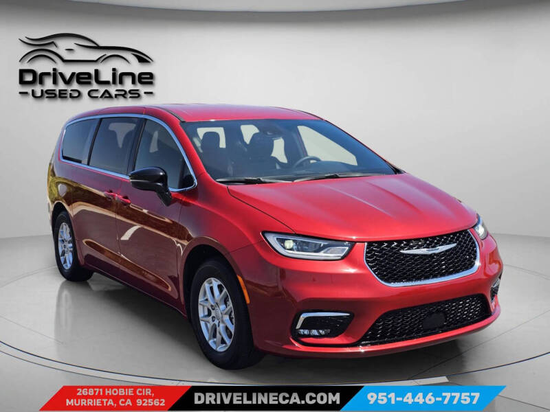 2025 Chrysler Pacifica Select
