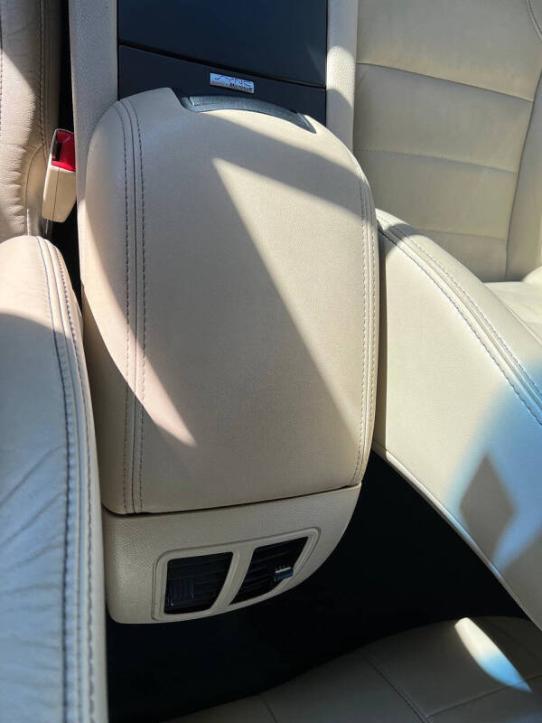 2014 Ford Taurus SEL