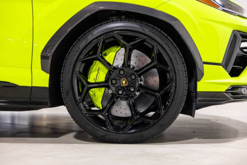 2024 Lamborghini Urus Performante