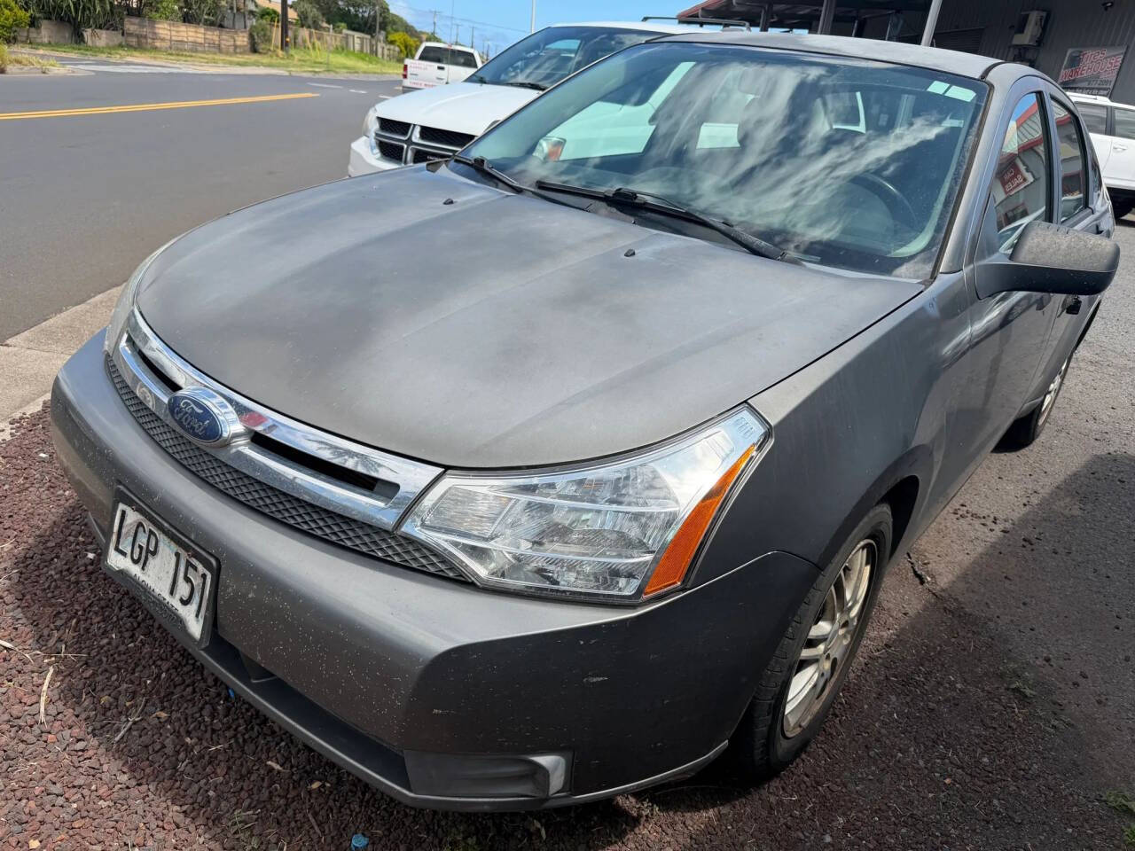 Gray 2009 Ford Focus SE SE 4dr Sedan 2