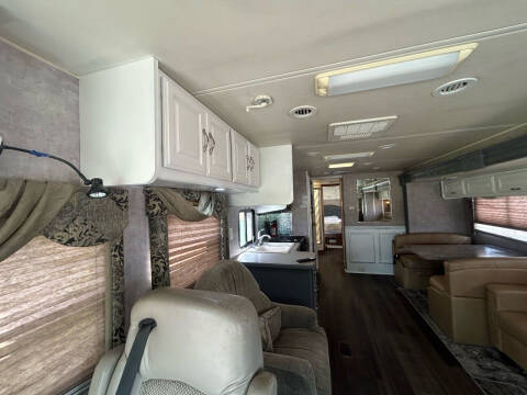 2005 Freightliner XCS Chassis