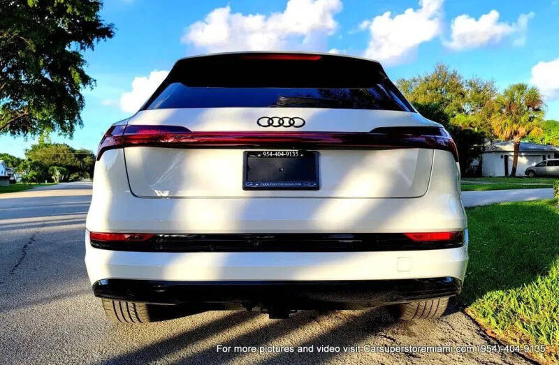 2021 Audi e-tron quattro Premium Plus