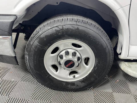 2023 GMC Savana 2500