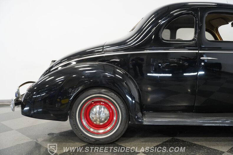 1940 Ford Deluxe