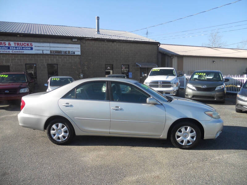 2003 Toyota Camry LE photo 3