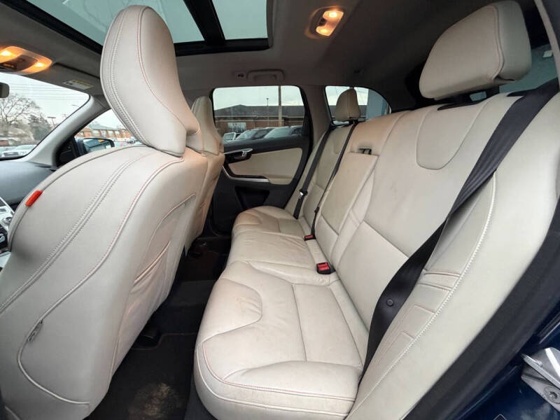 2015 Volvo XC60 T6 Platinum