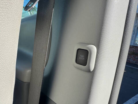 2012 Toyota Sienna XLE 8-Passenger