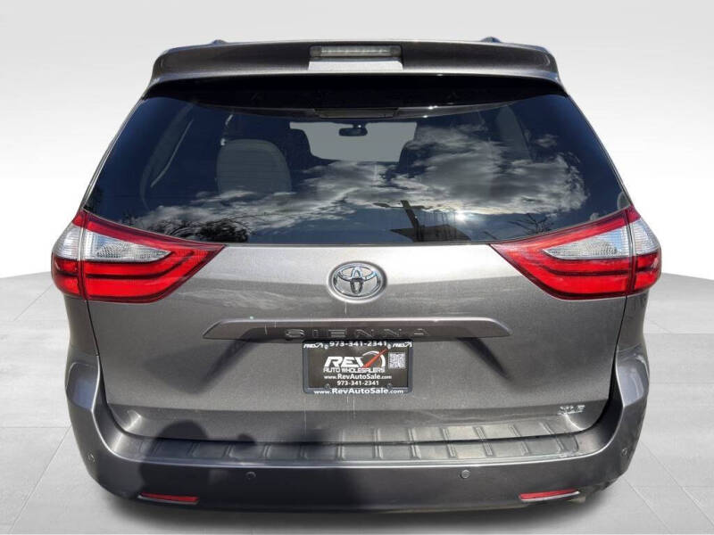 2017 Toyota Sienna