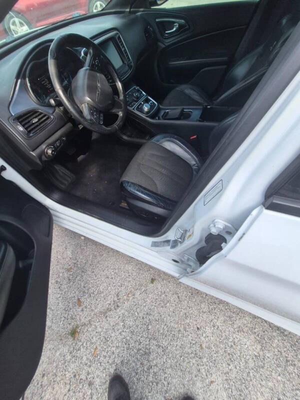2015 Chrysler 200 S