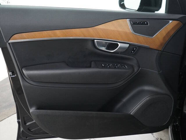 2024 Volvo XC90 B6 Core Bright Theme