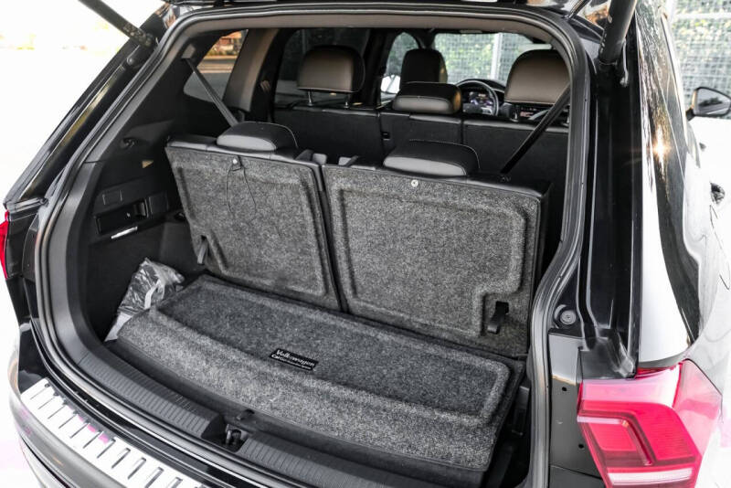 2022 Volkswagen Tiguan SE R-Line Black