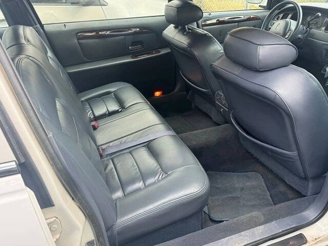 2000 Lincoln Town Car Executive