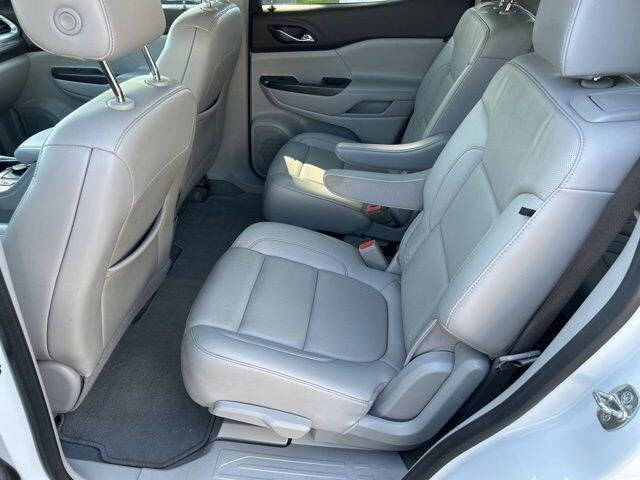 2022 GMC Acadia SLT