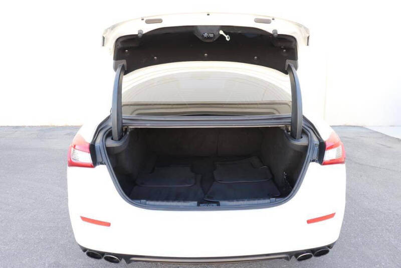 2016 Maserati Ghibli