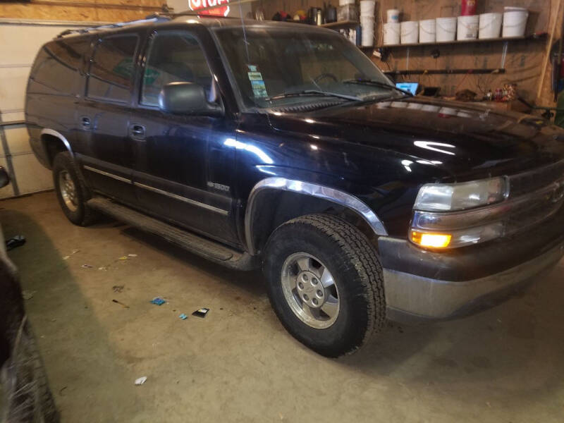 2000 Chevrolet Suburban for sale at B&M Auto Sales and Service LLP in Marion SD