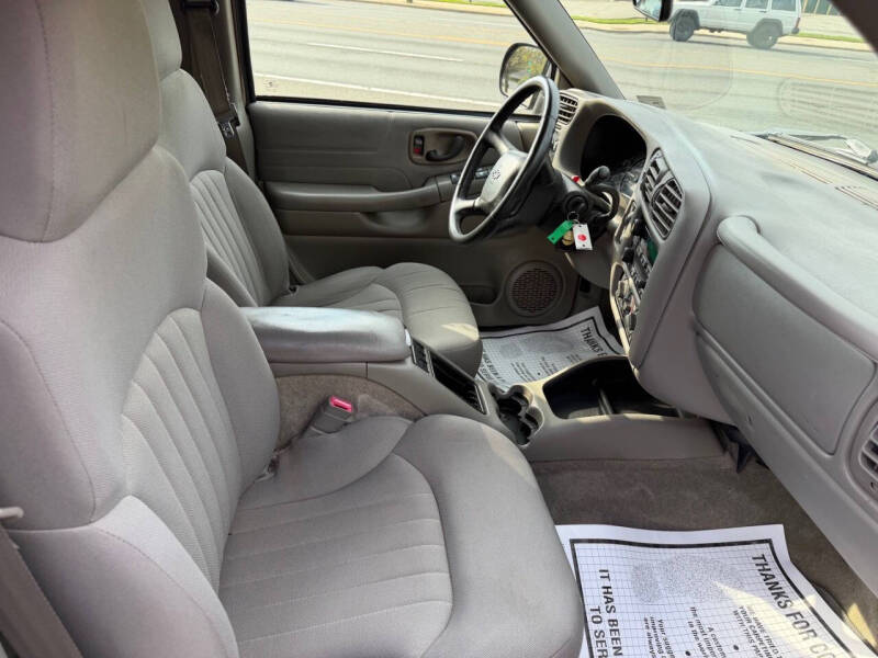 2004 Chevrolet Blazer LS
