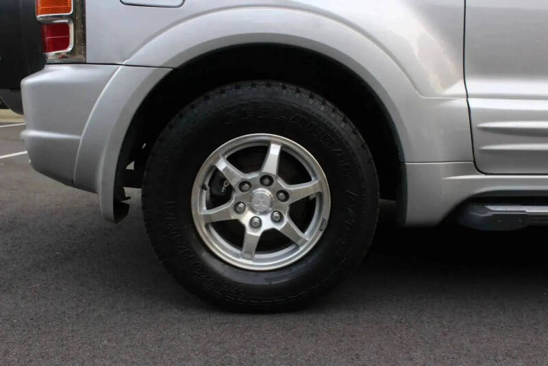 2000 Mitsubishi Pajero